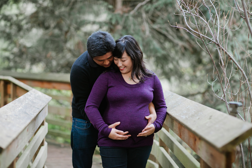 san_francisco_maternity_photographer, tilden park maternity session, tilden park, berkeley maternity photographer, christmas maternity session, christmas card session, nature maternity session, berkeley bontanical gardens photoshoot