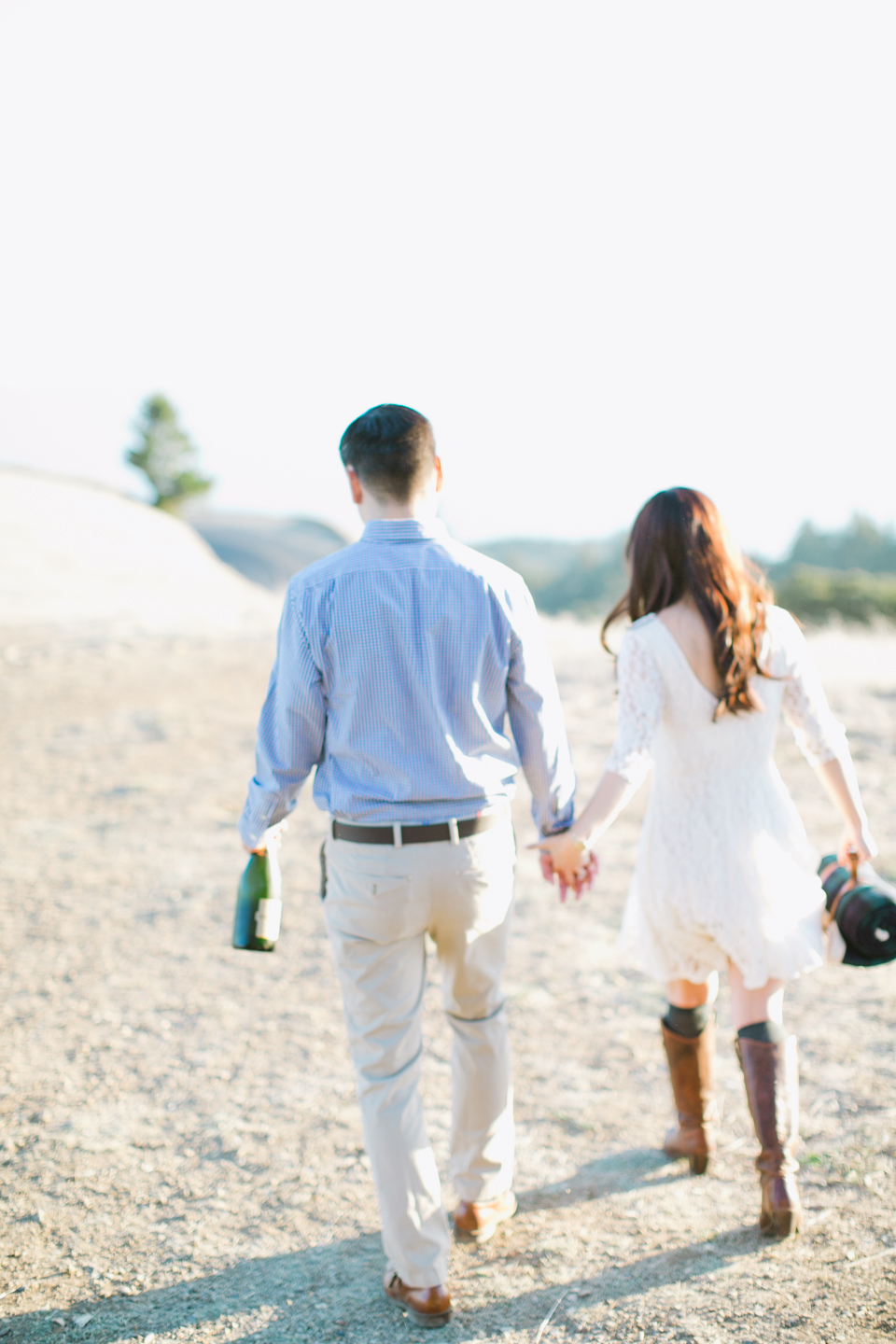 san francisco engagement session, san francisco engagement photographer, bay area wedding photographer, golden light, california wedding photography, jasmine lee photography, marin headlands, Sausalito engagement, props engagement, anthrologie engagement session 