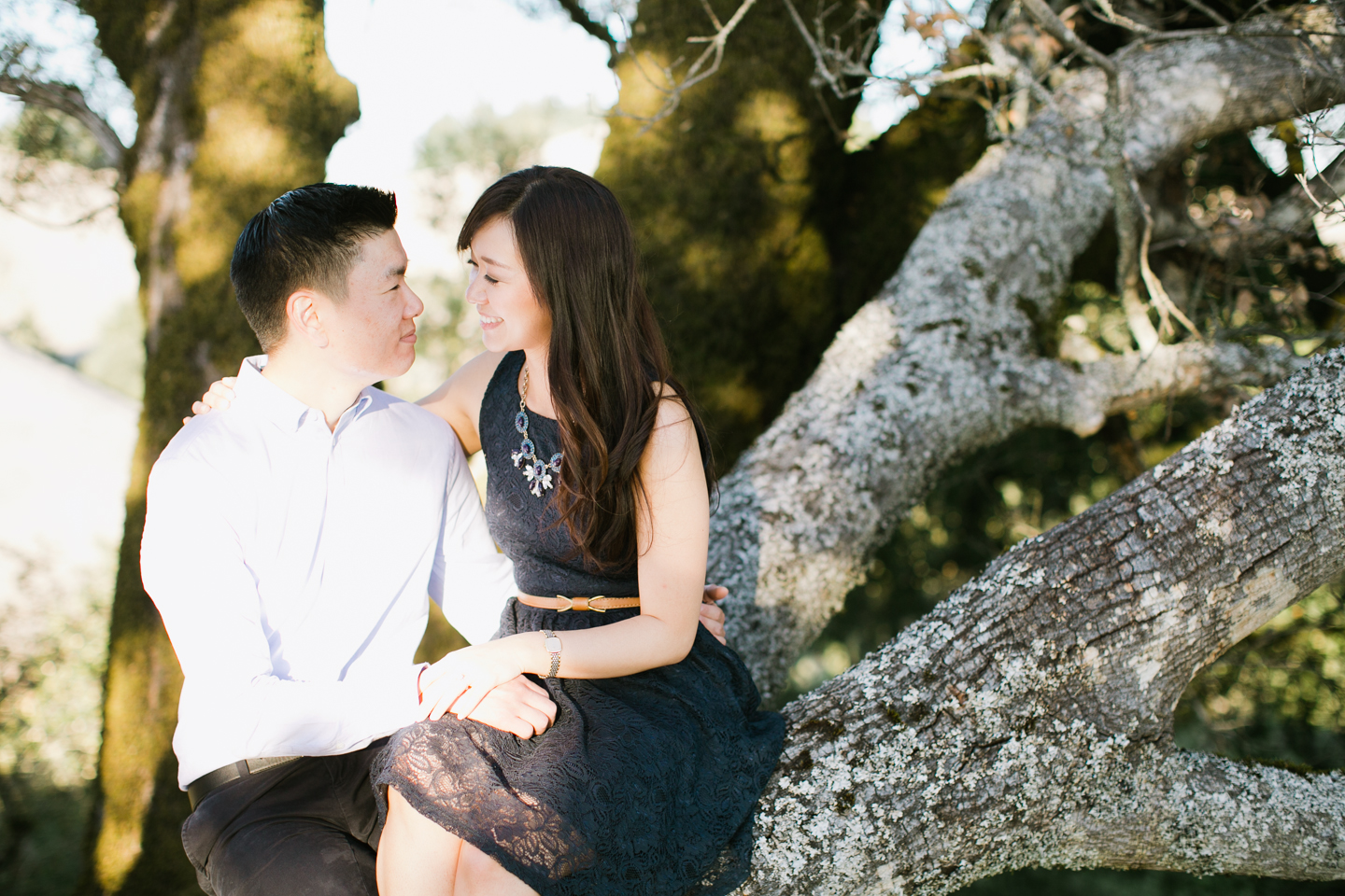 san francisco engagement session, san francisco engagement photographer, bay area wedding photographer, golden light, california wedding photography, jasmine lee photography, marin headlands, Sausalito engagement, props engagement, anthrologie engagement session 