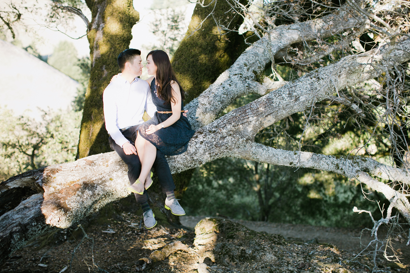 san francisco engagement session, san francisco engagement photographer, bay area wedding photographer, golden light, california wedding photography, jasmine lee photography, marin headlands, Sausalito engagement, props engagement, anthrologie engagement session 