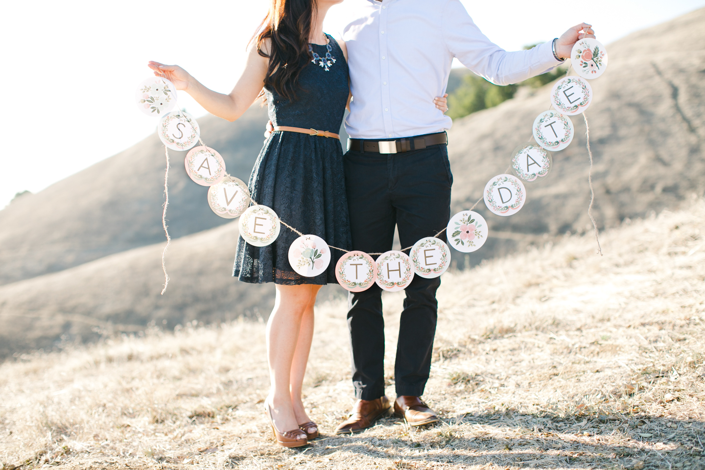 san francisco engagement session, san francisco engagement photographer, bay area wedding photographer, golden light, california wedding photography, jasmine lee photography, marin headlands, Sausalito engagement, props engagement, anthrologie engagement session 