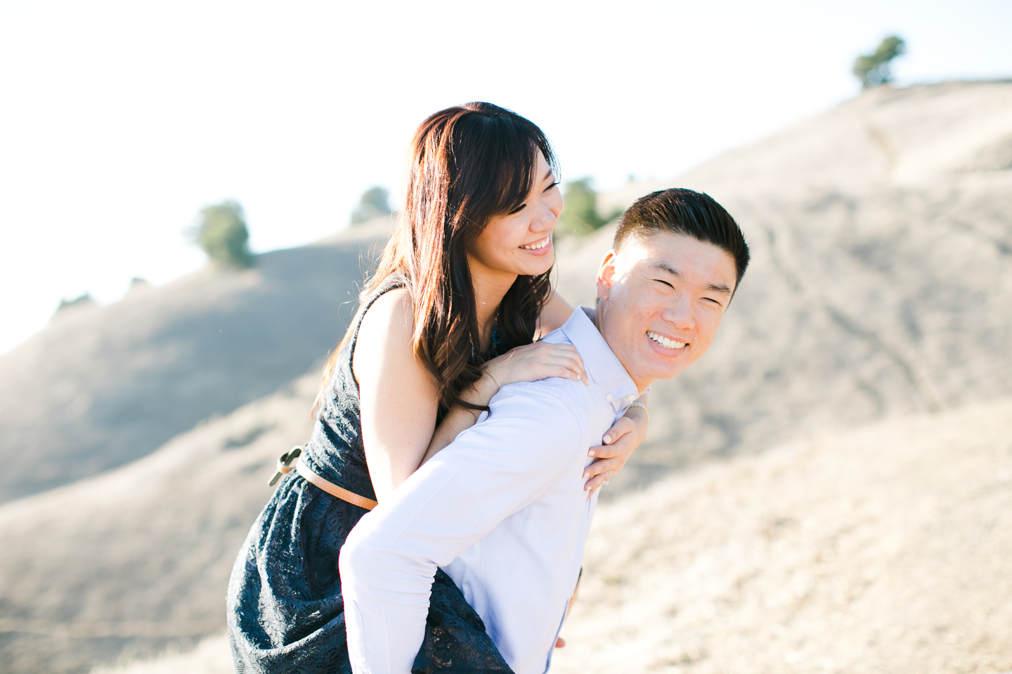 san francisco engagement session, san francisco engagement photographer, bay area wedding photographer, golden light, california wedding photography, jasmine lee photography, marin headlands, Sausalito engagement, props engagement, anthrologie engagement session 