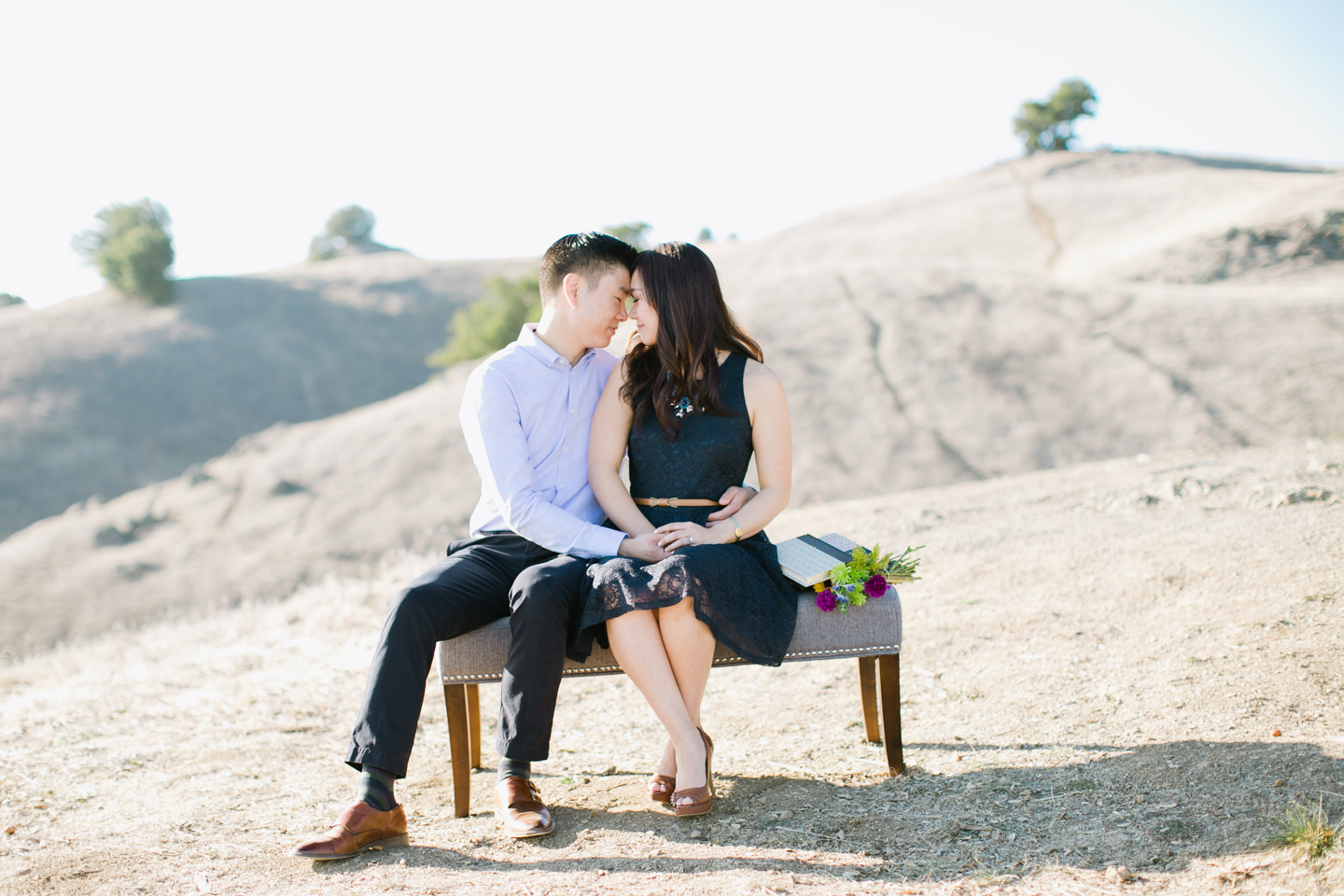 san francisco engagement session, san francisco engagement photographer, bay area wedding photographer, golden light, california wedding photography, jasmine lee photography, marin headlands, Sausalito engagement, props engagement, anthrologie engagement session 