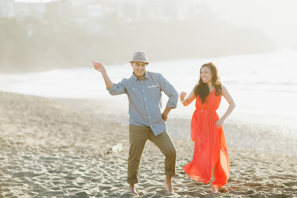 san francisco engagement photography, engagement session, golden gate park, fall season engagement, fun and silly couple, baker beach engagement, stylish couple engagement, jasmine lee photography