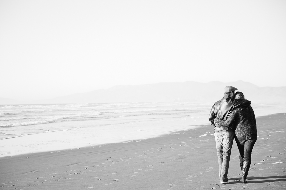 san francisco engagement session, san francisco engagement photographer, bay area wedding photographer, golden light, california wedding photography, jasmine lee photography, portrero hill engagement, ocean beach engagement, graffiti wall engagement, urban engagement