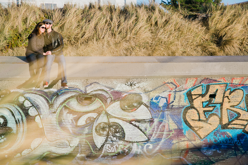 san francisco engagement session, san francisco engagement photographer, bay area wedding photographer, golden light, california wedding photography, jasmine lee photography, portrero hill engagement, ocean beach engagement, graffiti wall engagement, urban engagement