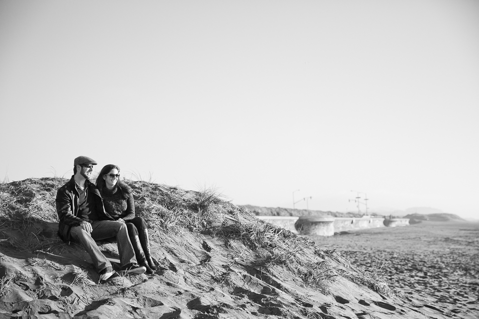 san francisco engagement session, san francisco engagement photographer, bay area wedding photographer, golden light, california wedding photography, jasmine lee photography, portrero hill engagement, ocean beach engagement, graffiti wall engagement, urban engagement