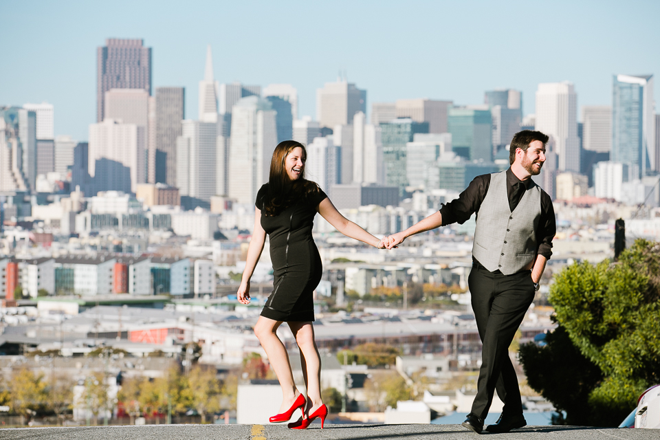 san francisco engagement session, san francisco engagement photographer, bay area wedding photographer, golden light, california wedding photography, jasmine lee photography, portrero hill engagement, ocean beach engagement, graffiti wall engagement, urban engagement