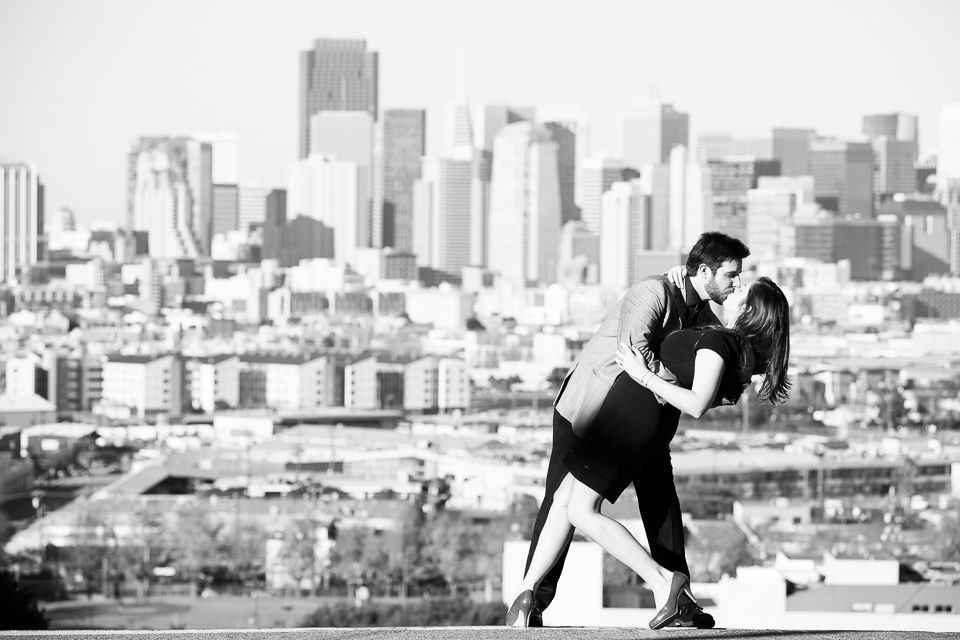 san francisco engagement session, san francisco engagement photographer, bay area wedding photographer, golden light, california wedding photography, jasmine lee photography, portrero hill engagement, ocean beach engagement, graffiti wall engagement, urban engagement