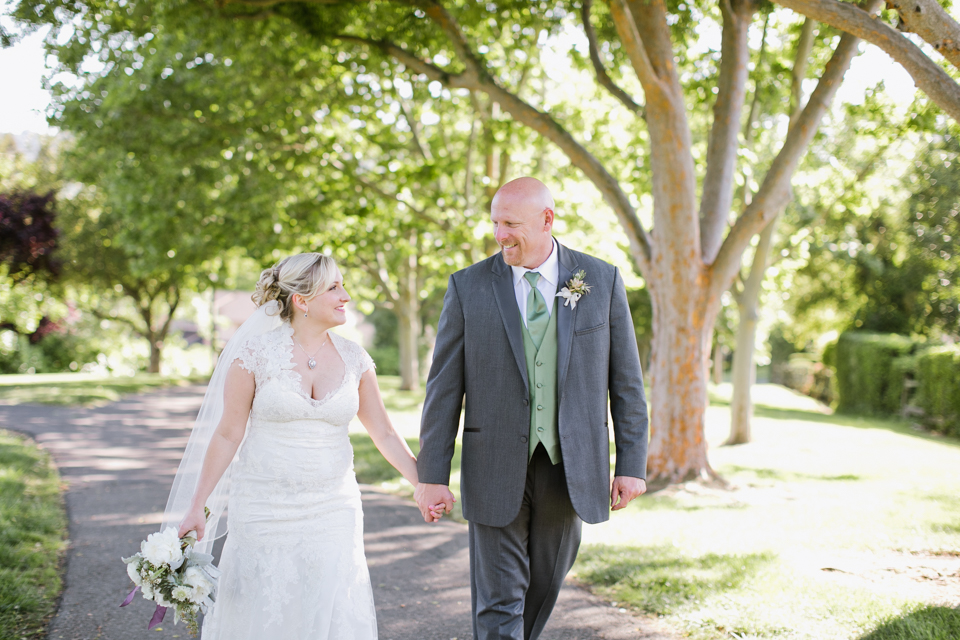 east bay wedding photographer, bay area wedding photography, outdoor wedding, succulent wedding theme, diy wedding, florali florals, sycamore clubhouse, danville wedding, rustic wedding, diy succulent doors, wicked trees, off camera flash, creative photos, intimate small wedding, tickled events, candid photos, jasmine lee photography