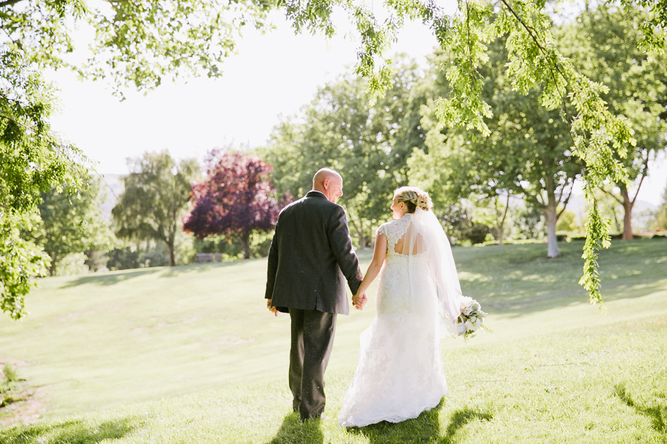 east bay wedding photographer, bay area wedding photography, outdoor wedding, succulent wedding theme, diy wedding, florali florals, sycamore clubhouse, danville wedding, rustic wedding, diy succulent doors, wicked trees, off camera flash, creative photos, intimate small wedding, tickled events, candid photos, jasmine lee photography