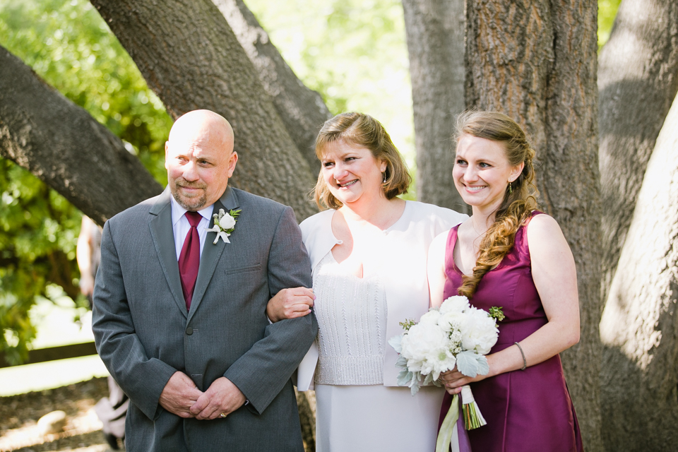 east bay wedding photographer, bay area wedding photography, outdoor wedding, succulent wedding theme, diy wedding, florali florals, sycamore clubhouse, danville wedding, rustic wedding, diy succulent doors, wicked trees, off camera flash, creative photos, intimate small wedding, tickled events, candid photos, jasmine lee photography