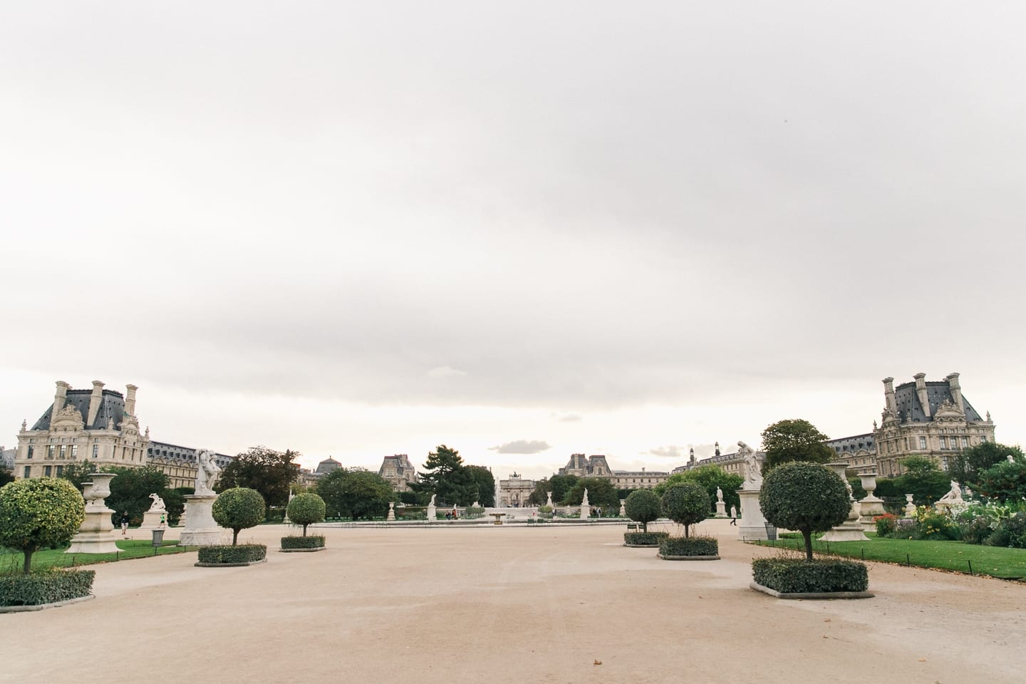 paris_eiffel_tower_jardin_du_tuileries_palais_royal_wedding_045.jpg