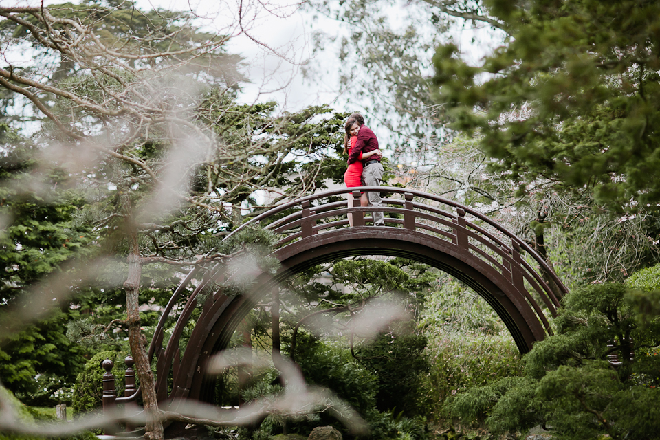 San Francisco honeymoon photo session, japanese tea garden post wedding session, trash the dress session, couple honeymooning in san francisco, destination honeymoon san francisco, nature post wedding session