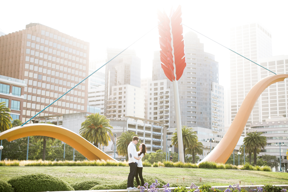 san francisco engagement session, cupid's span, cupids arrow, golden light, urban background, embarcadero, downtown, ferry building, san francisco, jasmine lee photography