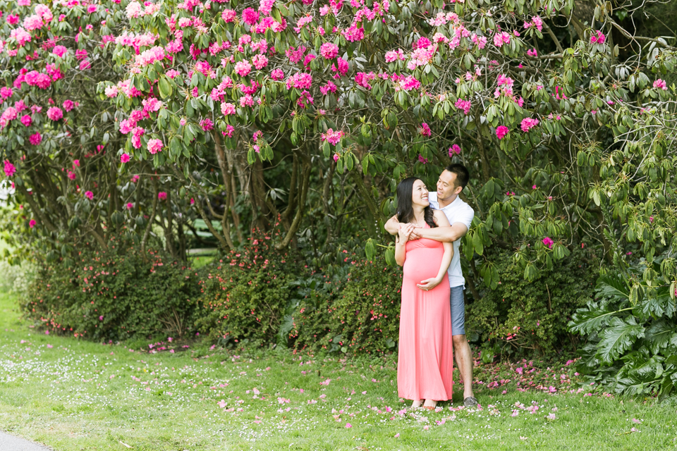 san francisco maternity photographer, pregnancy photography, golden gate park, conservatory of flowers, it's a girl, weather balloon, pink flower tree, nature maternity photos, bay area wedding photography, jasmine lee photography