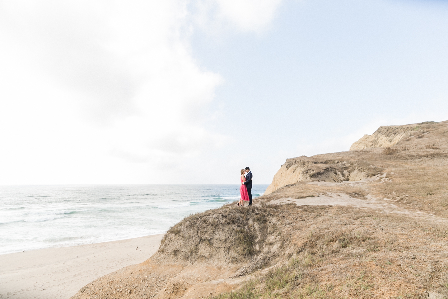 San_Gregorio_cliffs_Ritz_carlton_half_moon_bay_engagement_011.jpg