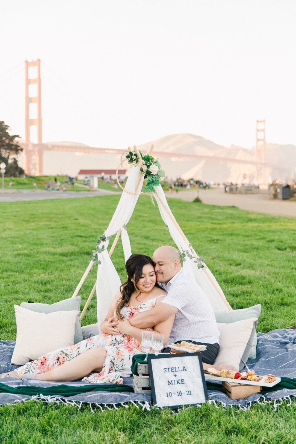 crissy_fields_picnic_engagement_001.jpg