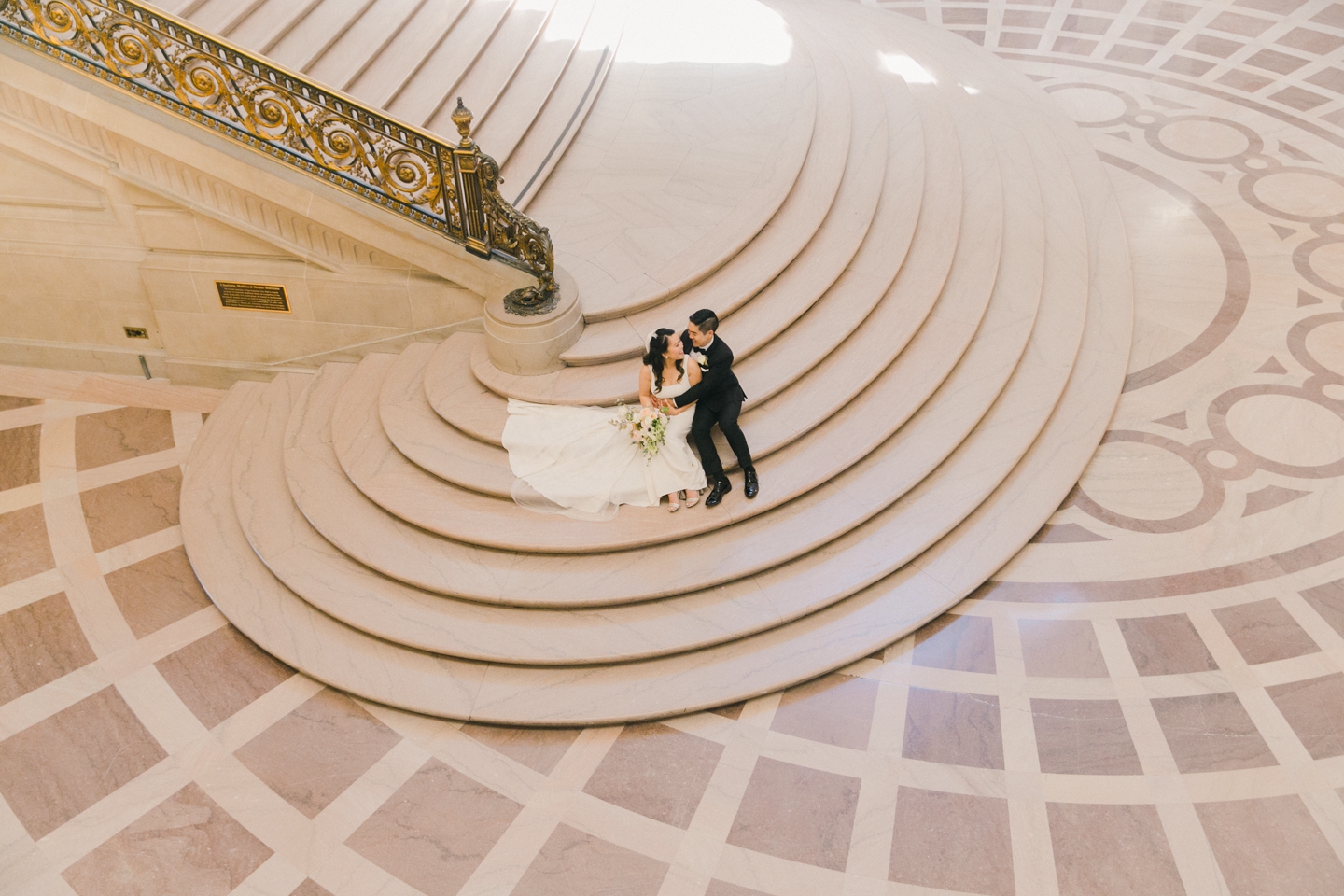 san_francisco_city_hall_wedding_016.jpg