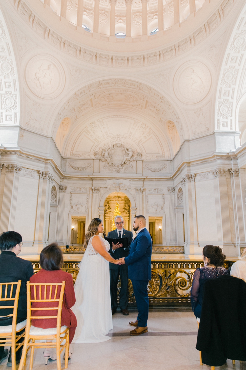 san_francisco_city_hall_mayors_balcony_wedding_013.jpg