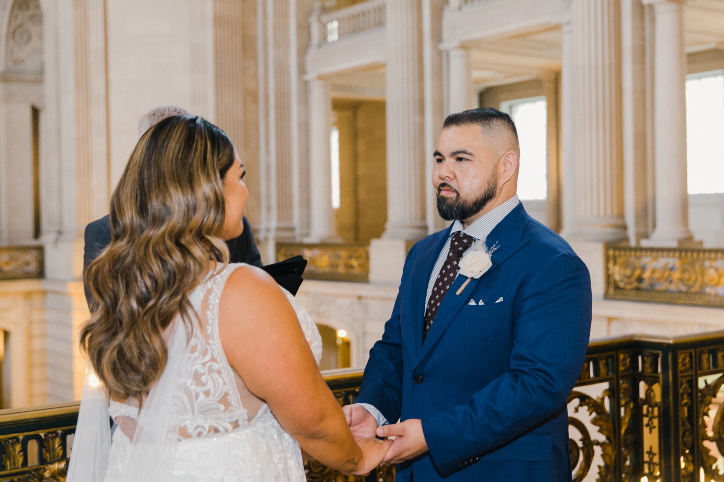 san_francisco_city_hall_mayors_balcony_wedding_014.jpg