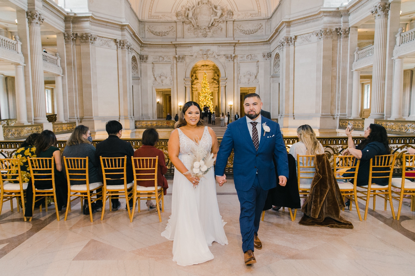 san_francisco_city_hall_mayors_balcony_wedding_019.jpg