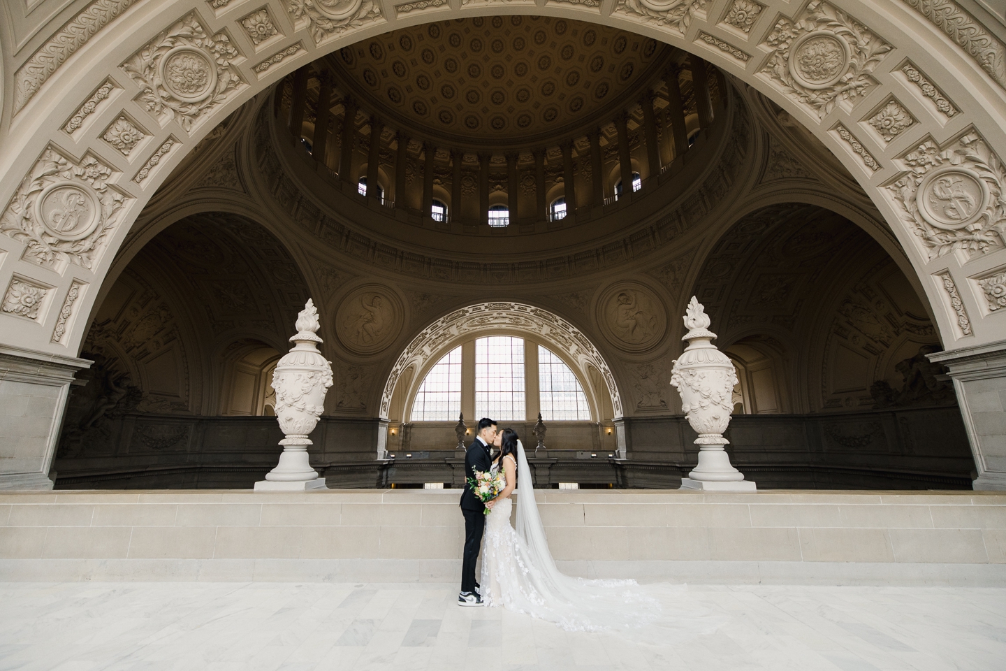 san_francisco_city_hall_wedding_006.jpg